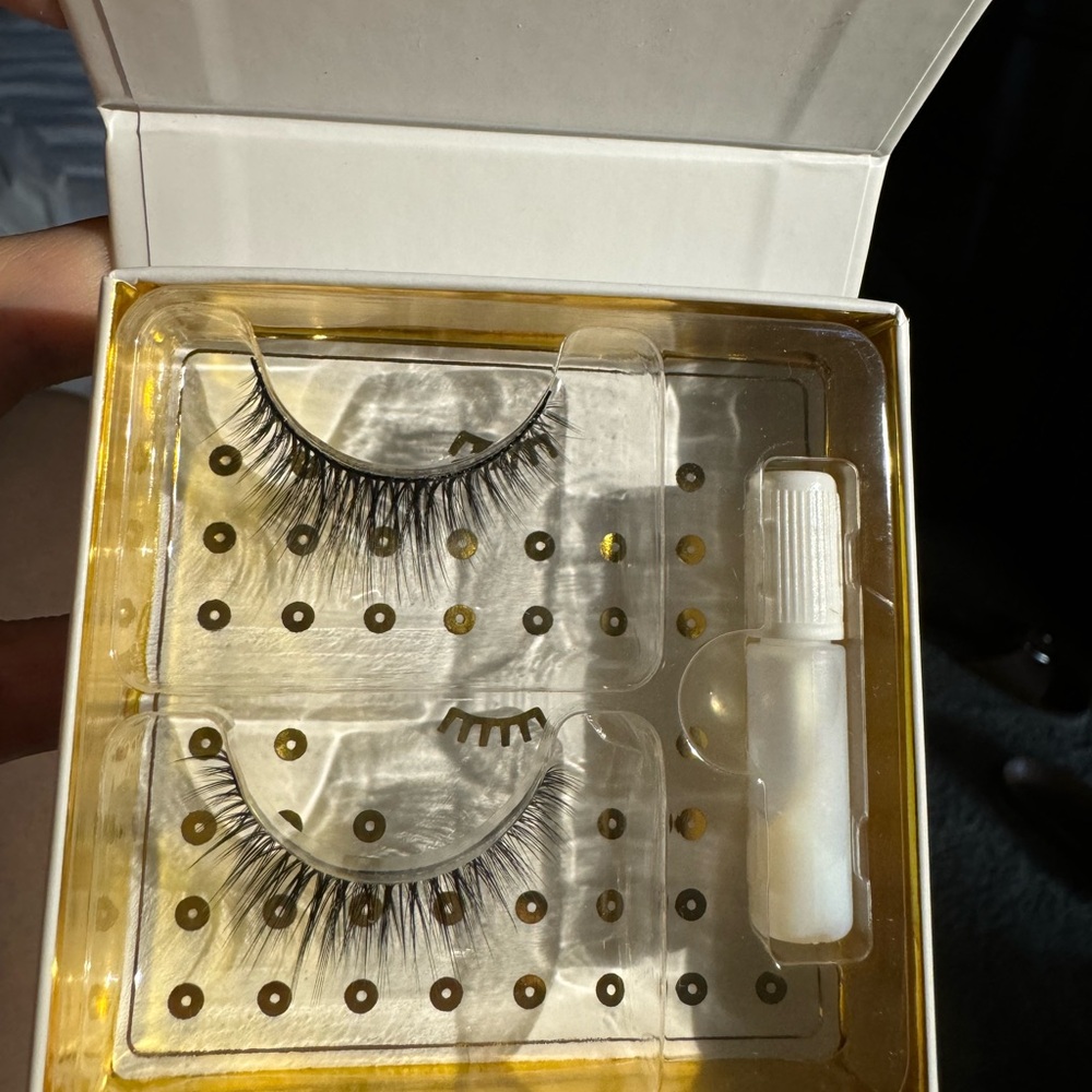 BNIB | Battington Beauty Monroe Lash with Mini Lash Glue Boxed Set 3D Silk